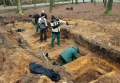 Archeologai kasineja vokieciu kariu kapines 2015-11-27.jpg