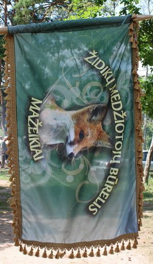 Zidiku medziotoju burelio veliava.MKE.2011-07-09.jpg